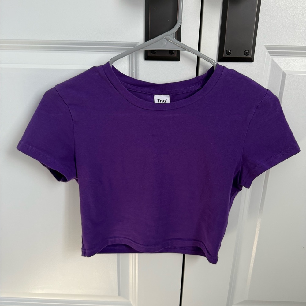 Aritzia TNA Contour Crew Cropped T-shirt